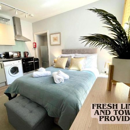 Cute And Cosy Studio In A Fantastic Location! Bishops Stortford Apartment Bishop's Stortford Luaran gambar