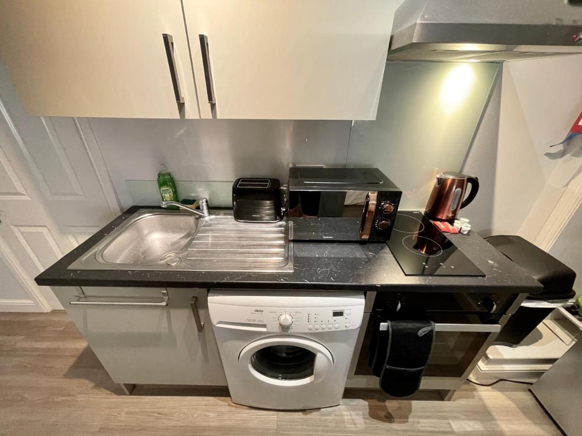 Cute And Cosy Studio In A Fantastic Location! Bishops Stortford Apartment Bishop's Stortford Luaran gambar
