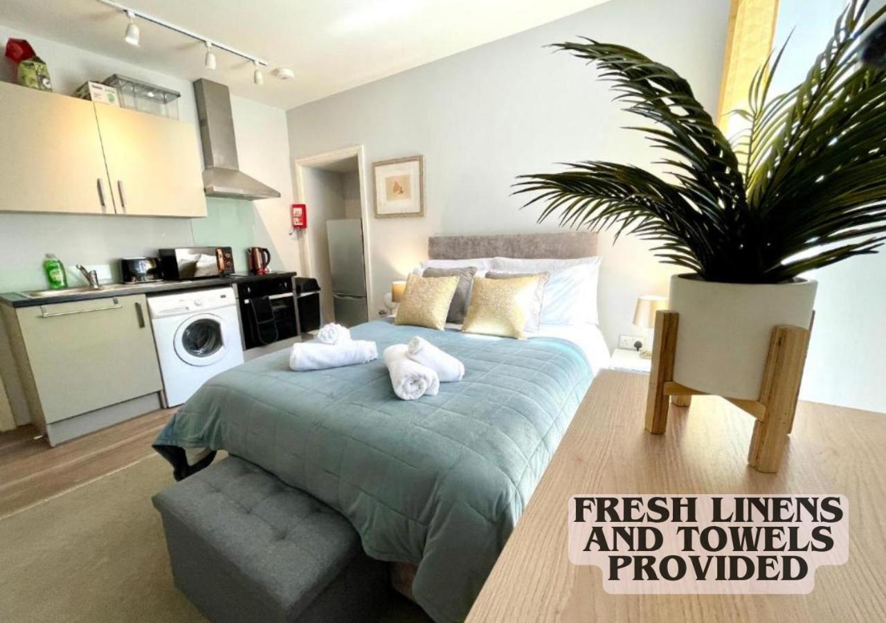 Cute And Cosy Studio In A Fantastic Location! Bishops Stortford Apartment Bishop's Stortford Luaran gambar